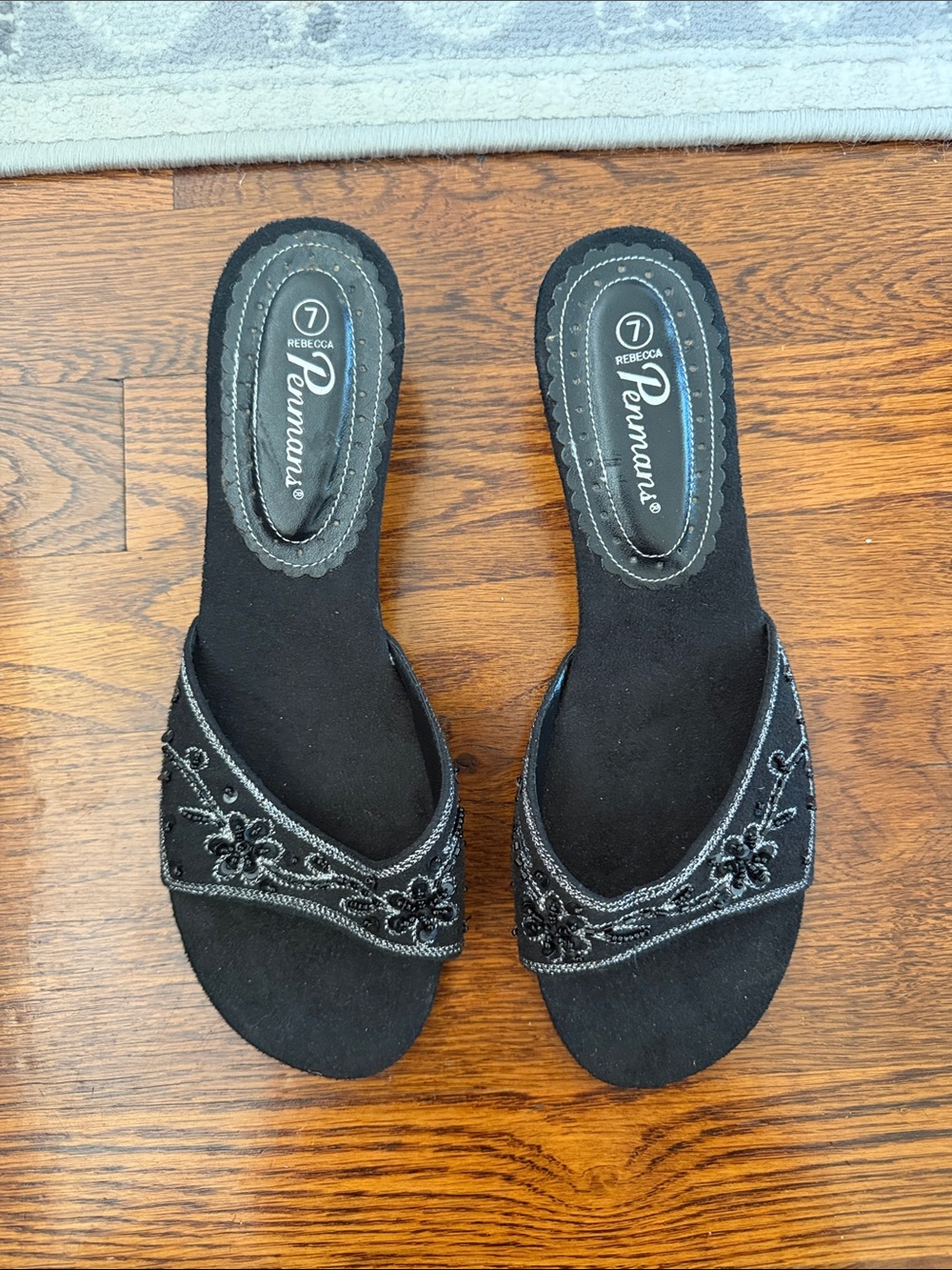NEVER WORN Y2K Beaded Black Embellished Kitten Heel Sandals size 7